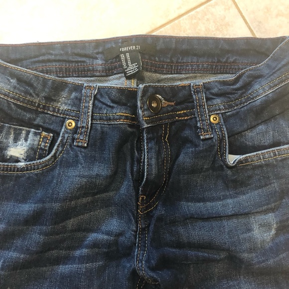 Dark washed distressed jeans - Picture 3 of 6